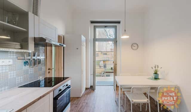 Pronájem bytu 1+1 35 m², Velehradská, Praha 3 – Vinohrady