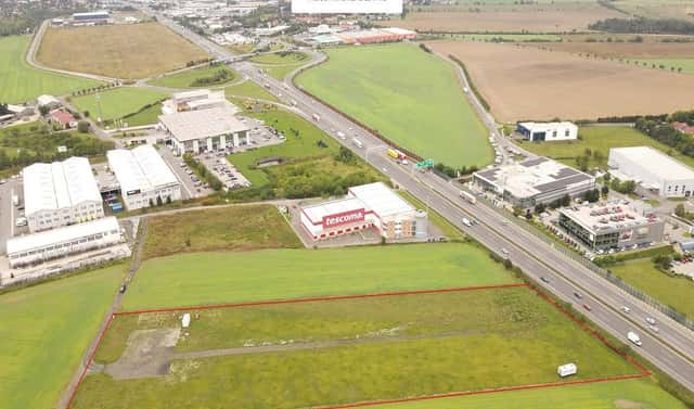 Pronájem komerčního pozemku 17 000 m², Nupaky, okres Praha-východ