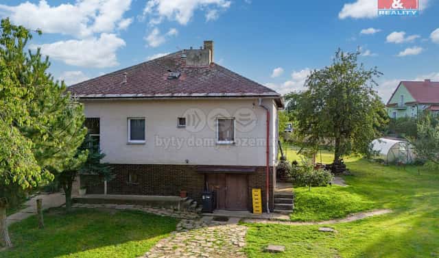Prodej domu 743 m² s pozemkem 2 776 m², Zásmuky – Doubravčany, okres Kolín