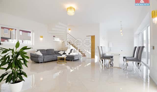 Prodej domu 234 m² s pozemkem 902 m², Nad Rybníkem, Kralupy nad Vltavou – Zeměchy, okres Mělník