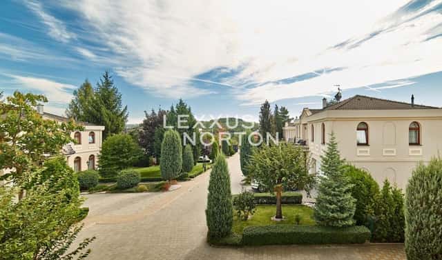 Pronájem domu 270 m² s pozemkem 429 m², Nebušická, Praha 6 – Nebušice