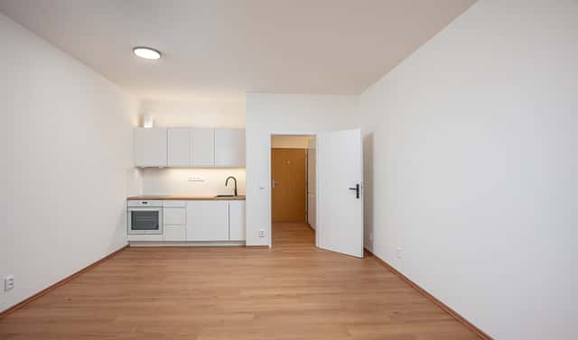 Pronájem bytu 1+kk 36 m², Felklova, Roztoky, okres Praha-západ