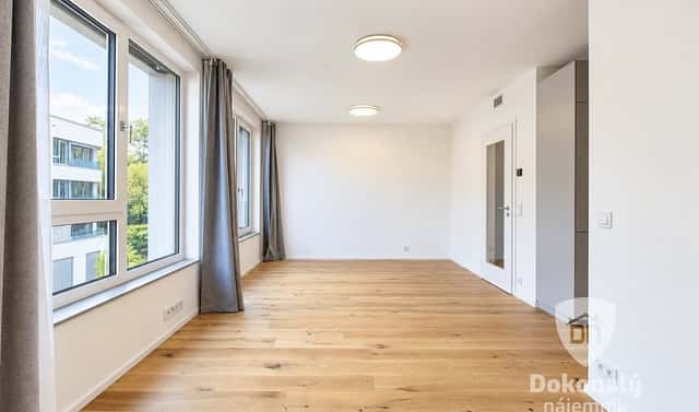 Pronájem bytu 1+kk 36 m², U Komína, Praha 5 – Radlice