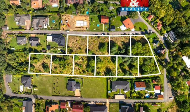 Prodej stavebního pozemku 1 004 m², Březí, okres Praha-východ