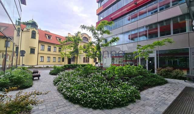 Pronájem obchodních prostor 194 m², Plzeňská, Praha 5 – Smíchov