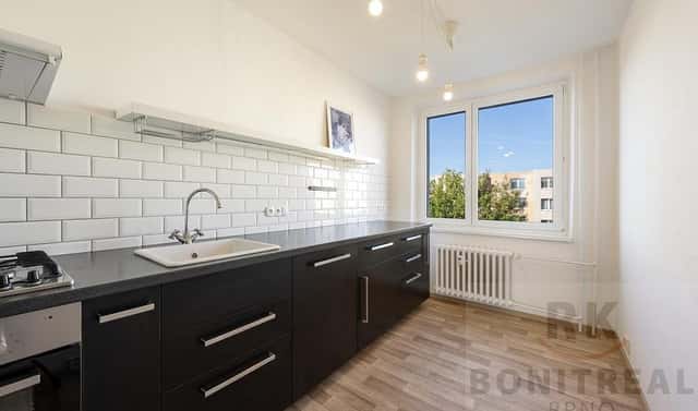 Prodej bytu 3+1 60 m², Mikuláškovo náměstí, Brno – Starý Lískovec, okres Brno-město