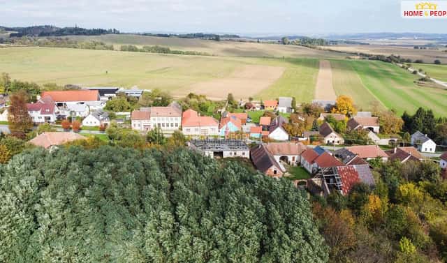 Prodej stavebního pozemku 3 468 m², Dešná – Chvalkovice, okres Jindřichův Hradec