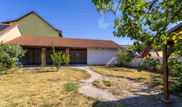 Stavební pozemek 320 m2 a garáž, Jiráskova, Mikulov, okres Břeclav