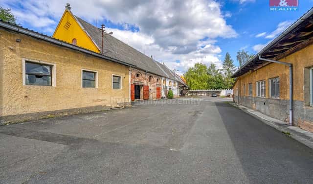 Prodej výrobních prostor 1 564 m², Kyjovská, Chodová Planá, okres Tachov