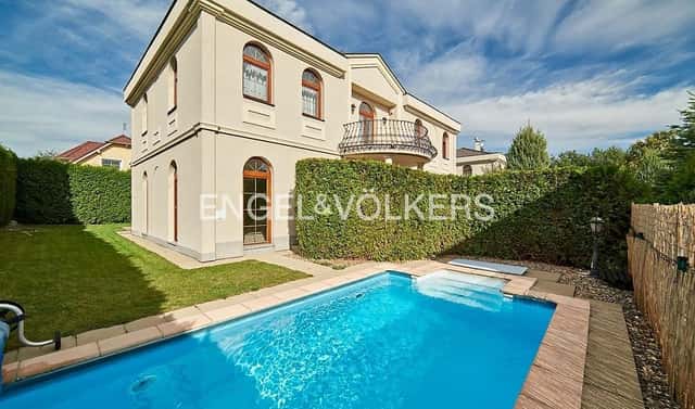 Pronájem domu 243 m² s pozemkem 718 m², Nebušická, Praha 6 – Nebušice
