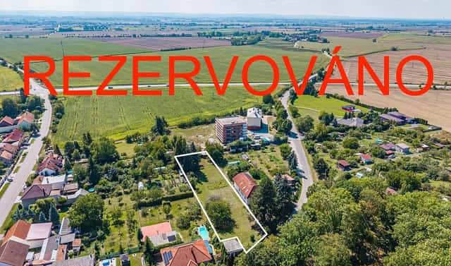 Prodej stavebního pozemku 1 775 m², Pod Parkem, Holice, okres Pardubice