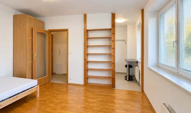 Pronájem bytu 1+kk 26 m², Vřesová, Praha 8 – Troja