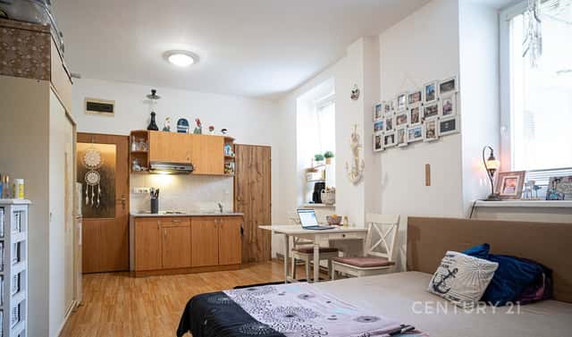 Pronájem bytu 1+kk 27 m², Stojanova, Znojmo