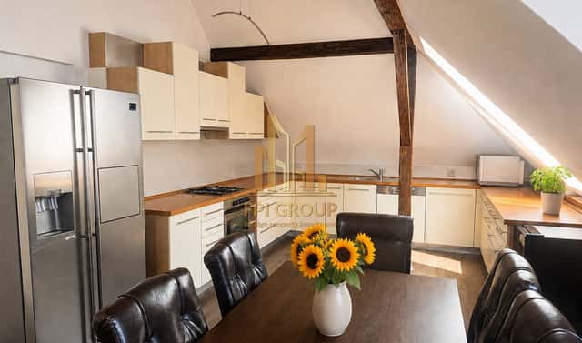 Pronájem bytu 4+1 145 m², Hradeckých, Praha 4 – Nusle