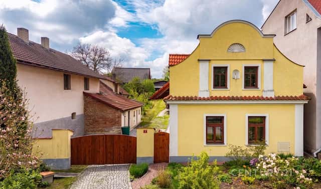Prodej domu 245 m² s pozemkem 2 664 m², Náves, Hrusice, okres Praha-východ
