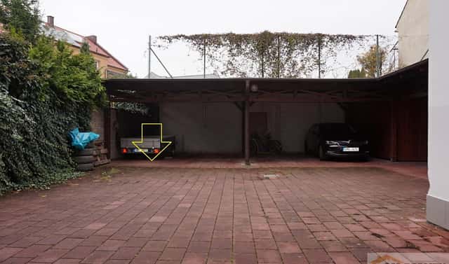 Prostějov, Trávnická, parkovací stání v uzavřeném dvoře., Trávnická, Prostějov
