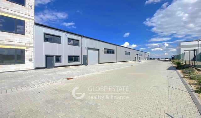 Pronájem skladovacích prostor 1 600 m², Toušeňská, Nehvizdy, okres Praha-východ
