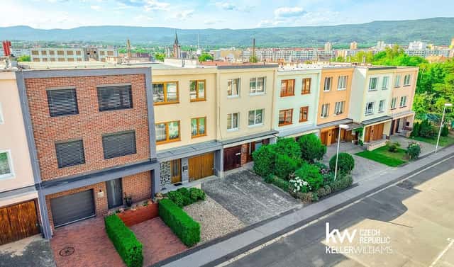 Prodej domu 252 m² s pozemkem 304 m², Marie Majerové, Teplice – Trnovany