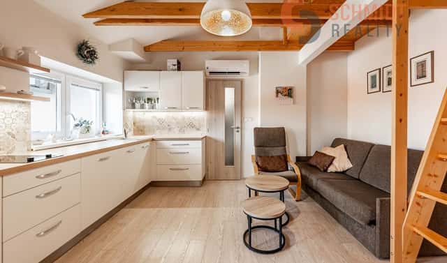 Prodej bytu 1+kk 16 m², Koněvova, Mikulov, okres Břeclav
