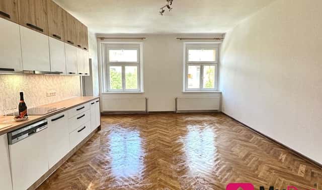 Pronájem bytu 2+kk 80 m², U kněžské louky, Praha 3 – Žižkov