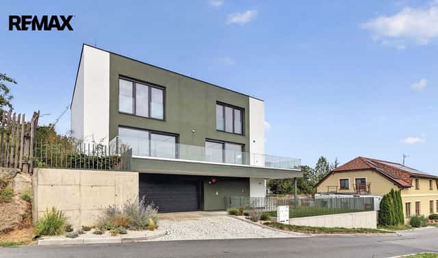 Prodej domu 358 m² s pozemkem 732 m², Sedlec, okres Praha-východ