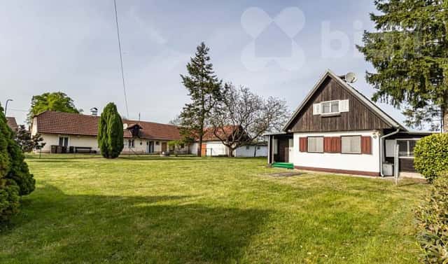 Prodej domu 97 m² s pozemkem 1 779 m², Straky, okres Nymburk