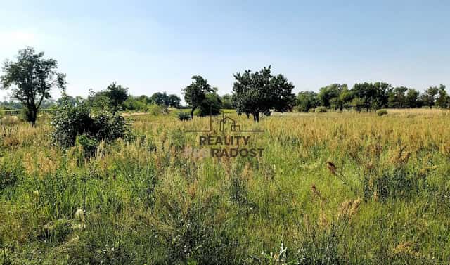 Prodej stavebního pozemku 2 575 m², Lužice, okres Hodonín