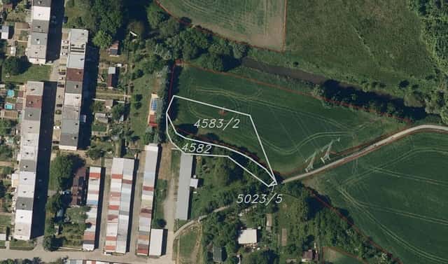Prodej pole 1 984 m², Hulín, okres Kroměříž