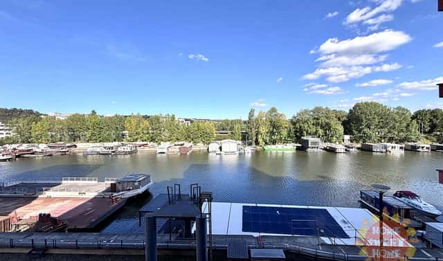 Pronájem bytu 2+kk 70 m², V přístavu, Praha 7 – Holešovice