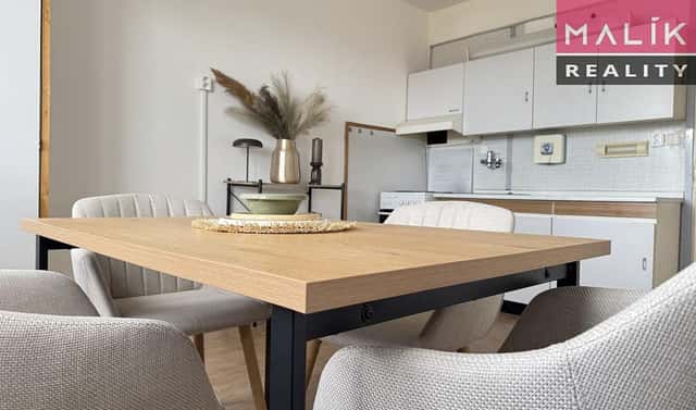Prodej bytu 1+1 37 m², Jungmannova, Ostrov, okres Karlovy Vary