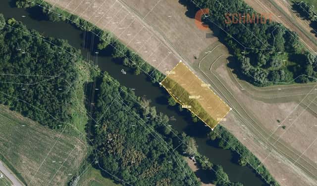 Prodej pozemku 3 931 m², Bulhary, okres Břeclav