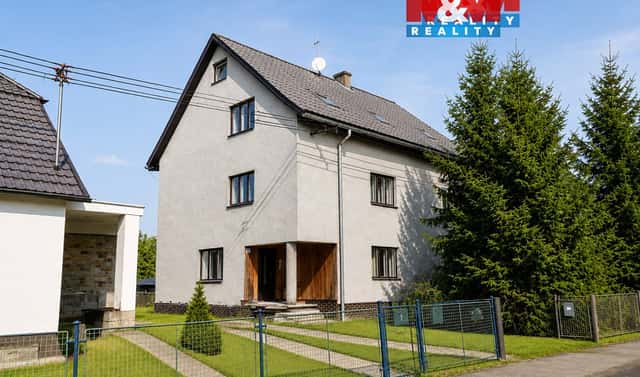 Prodej domu 280 m² s pozemkem 943 m², Podhradní Lhota, okres Kroměříž
