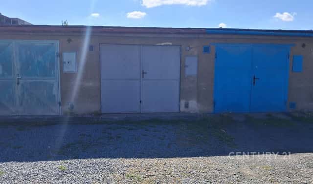 Prodej řadové garáže 22 m2 s elektřinou Nový Jičín, ul. Pod Lipami., Nový Jičín