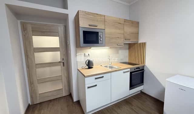 Pronájem bytu 1+kk 25 m², Kralická, Praha 10 – Strašnice