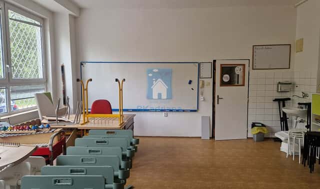 Pronájem kanceláře 80 m², Rajmonova, Praha 8 – Kobylisy
