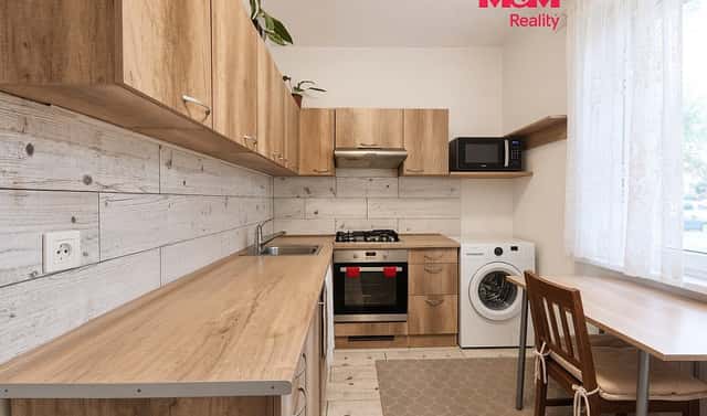 Prodej bytu 3+1 64 m², Gen. Sochora, Ostrava – Poruba, okres Ostrava-město