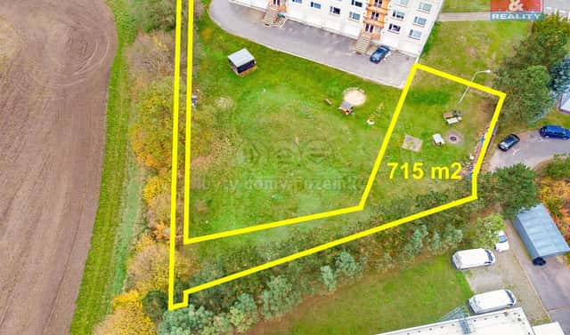 Prodej pozemku 715 m², Hradec Králové