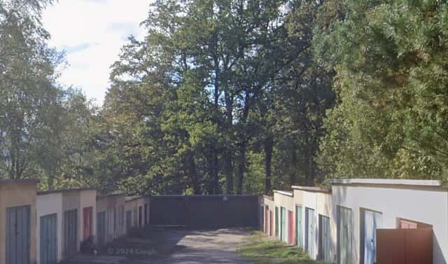 Garáž v Hrádku nad Nisou, V rokli, Hrádek nad Nisou, okres Liberec