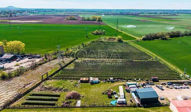 Prodej komerčního pozemku 1 000 m², Mlékojedy, okres Litoměřice