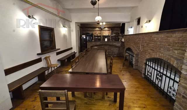 Pronájem restaurace 295 m², Komenského náměstí, Semily