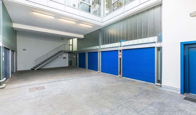 Paletové parkovací stání k pronájmu, Belgická, Praha 2 – Vinohrady