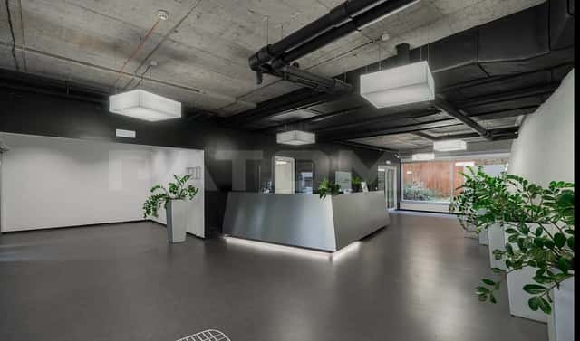 Pronájem kanceláře 728 m², Thámova, Praha 8 – Karlín