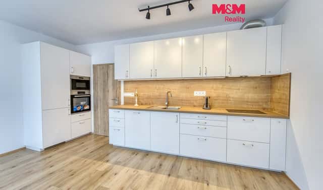 Pronájem bytu 1+kk 41 m², Měděná, Plzeň – Jižní Předměstí, okres Plzeň-město