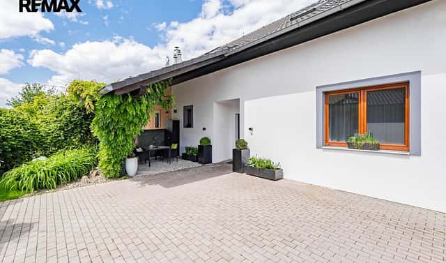Prodej domu 246 m² s pozemkem 396 m², Lomená, Babice, okres Praha-východ