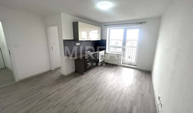 Pronájem bytu 2+kk 32 m², Spojovací, Milovice – Mladá, okres Nymburk