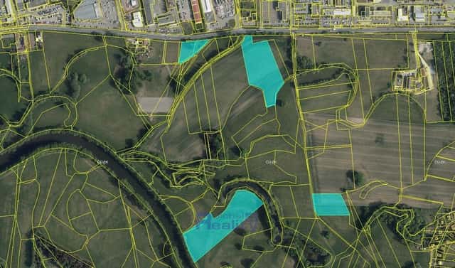 Prodej pole 42 470 m², Hradec Králové