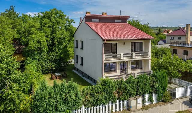 Prodej domu 337 m² s pozemkem 564 m², Nádražní, Dolní Beřkovice, okres Mělník
