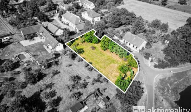 Prodej stavebního pozemku 1 690 m², Horní Počaply – Křivenice, okres Mělník