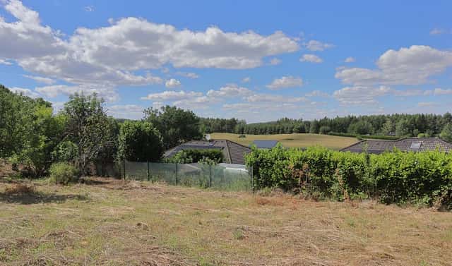 Prodej stavebního pozemku 2 358 m², Lešany, okres Benešov