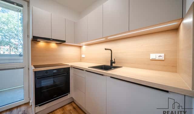 Prodej bytu 1+kk 28 m², Sokolovská, Ostrava – Poruba, okres Ostrava-město